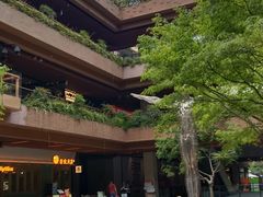-瑞虹新天地月亮湾