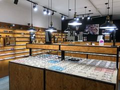 -罗伯特眼镜·蔡司官方授权(罗湖国贸店)