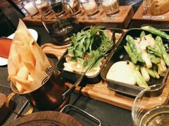 -恰餐厅及酒吧 CHAR Bar & Grill (北京丽都皇冠假日店)