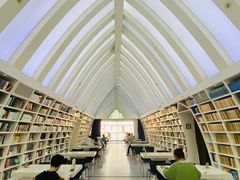 -钟书阁(松江泰晤士小镇店)