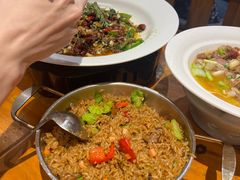 -老滇山寨•云南特色菜•地方菜•民族风情歌舞表演(金碧店)