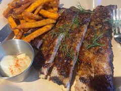 烤猪肋排-LESCEDARS Brasserie Bistro香柏树