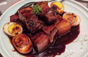 Shanghai-style Braised Pork with Soy Sauce Egg