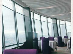 -亚洲国际大酒店·云顶阁旋转自助餐厅