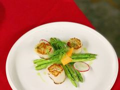 扒帶子 · 烤香草露筍-Bellevue Bar and Grill(誉发广场店)