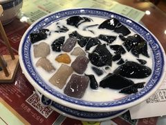 -赵记传承特色牛奶甜品(泉城广场店)