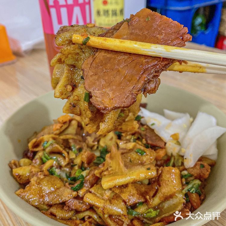 三狗/双黄牛肉炒豆丝⁉️哪一家更好吃..❓