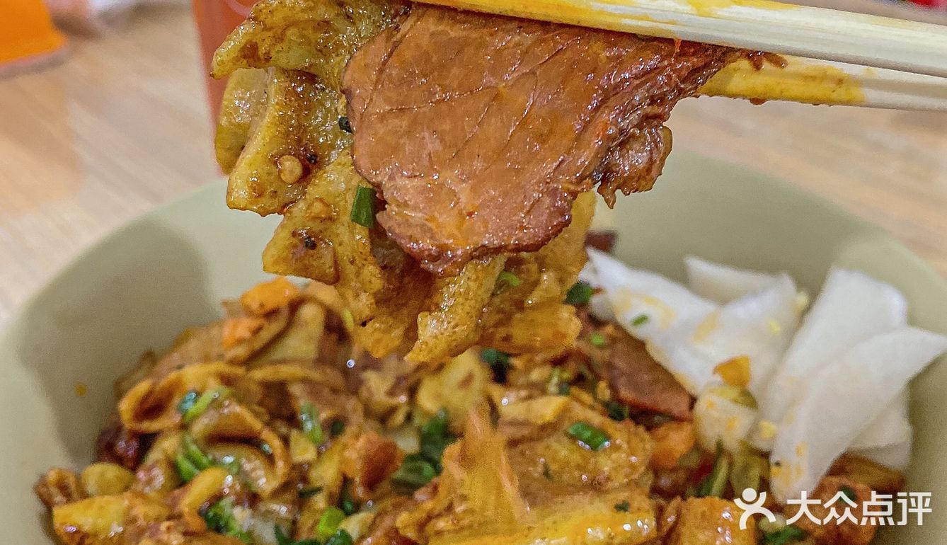 三狗/双黄牛肉炒豆丝⁉️哪一家更好吃..❓