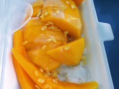 -芒果糯米饭摊子