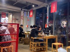 大堂-么肆烤肉·中式自助·烤肉大排档(街道口季佳PAI店)