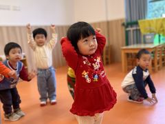 -小门牙好性格托育(北外滩中心)