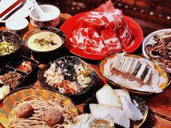 棋子烧饼-洞庭洲·防空洞火锅·铜锅涮肉·烧烤(新百广场店)