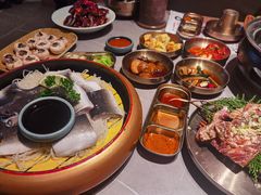 -草家酱蟹炭火烤肉店(珲春南路一店)