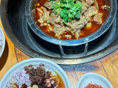 -大众跷脚牛肉馆·非遗传承单位(峨眉山店)