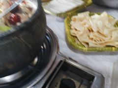 -鲁朗纳麦石锅鸡庄园