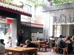 -茅屋大酒店