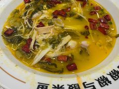 -渝是乎酸菜鱼(龙旗购物中心店)