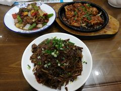 -临街徽菜馆·正宗黄山味