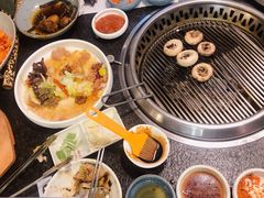 -草家酱蟹炭火烤肉店(珲春南路一店)