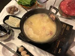 -鲜入围煮花胶鸡海鲜火锅