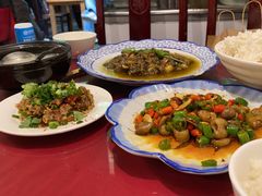 双椒肥肠-百年粉蒸牛肉