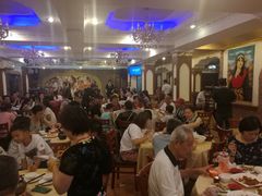 等位区-维吾尔餐厅(宜山路店)