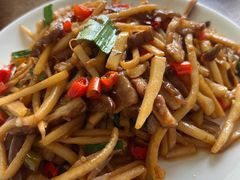 酸笋炒肥肠-牛八宝桂林米粉(八里庄店)