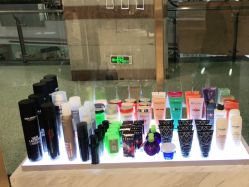点击看大图 -八佰伴8008星级形象店