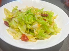 辣炒圆白菜-金鱼盆32年水煮鱼·18秒辣椒炒肉(京西大悦城店)