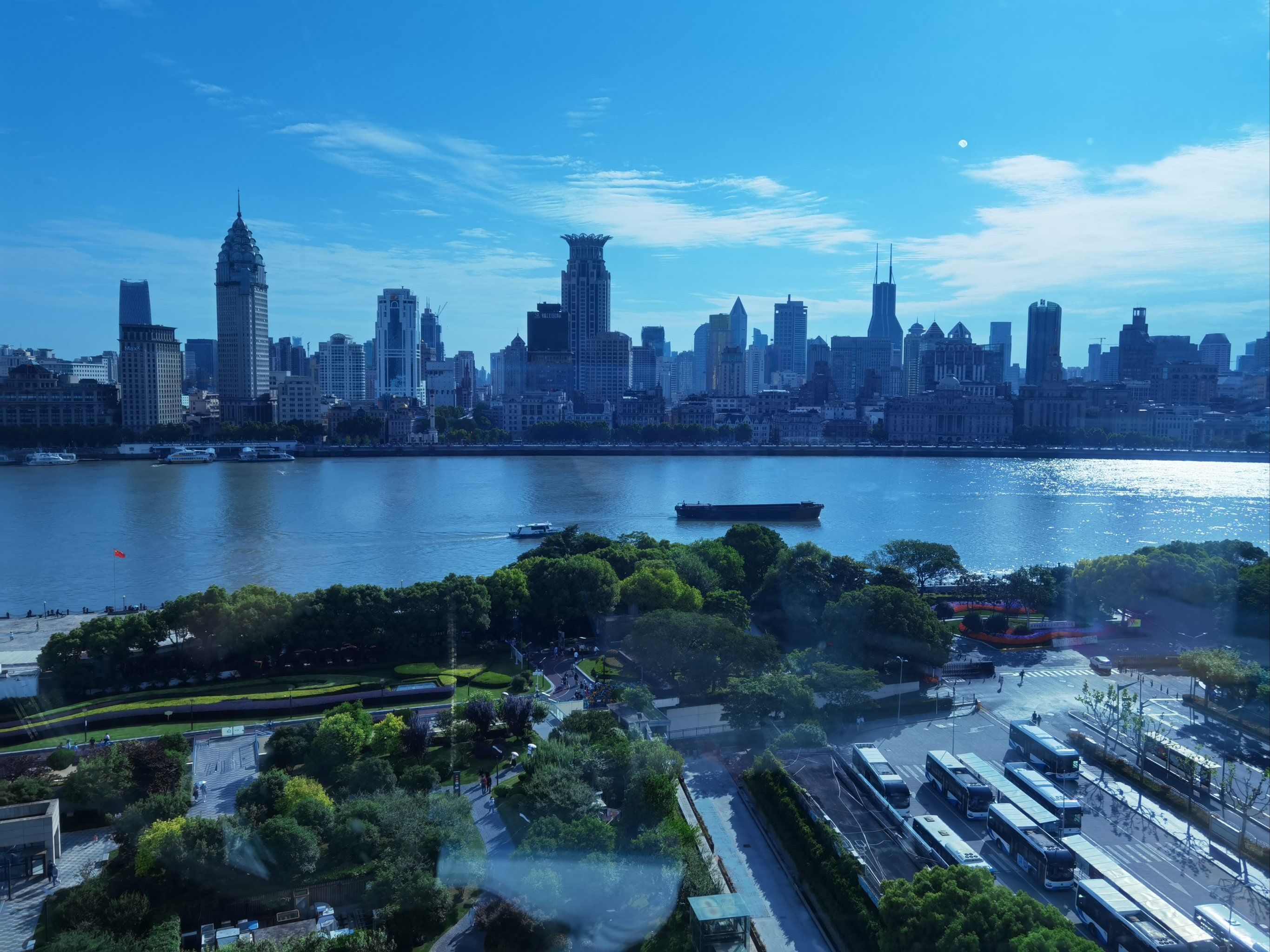 浦江两岸