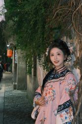-一揽芳华汉服旗袍体验馆(拙政园店)