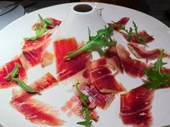 西班牙黑毛火腿-卡普里披萨·牛扒·下午茶