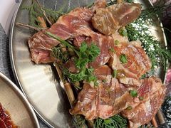 -草家酱蟹炭火烤肉店(珲春南路二店)