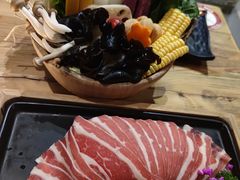 -湊湊火锅·茶憩(杭州湖滨银泰in77店)