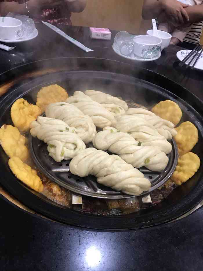 东北地锅年代-"这次跟香菜鱼的爸爸去吃东北菜啦!大地锅一.