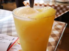 -新大咀港式茶餐厅(宝山万达店)