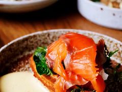 经典华夫饼配水波蛋烟熏三文鱼-BOR Eatery(安福路店)