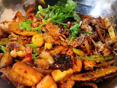 -愉肴麻辣香锅(中北镇店)