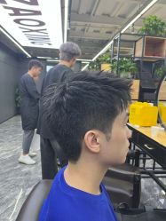 -藤野造型•烫染专业店