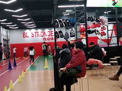 -悦动体能篮球羽毛球网球(三里河店)