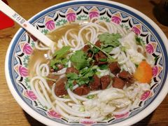 -鑫花溪牛肉米粉(人民广场店)