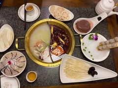 -小天鹅火锅·一线江景洪鼎旗舰店(洪崖洞店)