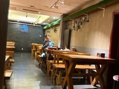 -万记麻辣烫国展总店