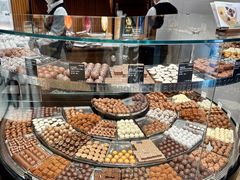 -Laderach 莱德拉(上海环贸iapm店)