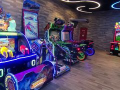 -世代星球·保龄球·镭战真人CS·团建(杨浦店)