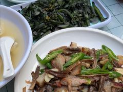 -土砂锅生态山庄·非遗砂锅雅鱼