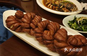 Steamed Dough Twist
