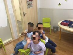 -i2青少儿英语(爱加星悦荟店)