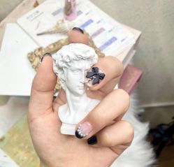 -伊人脱毛美甲美睫连锁机构