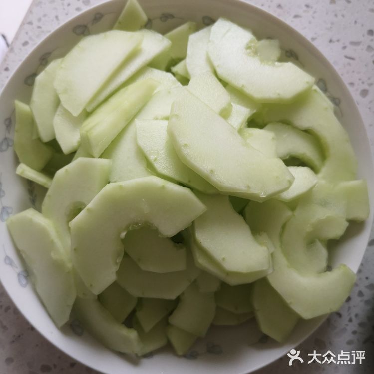 这是一款适合清炒的清炒黄瓜